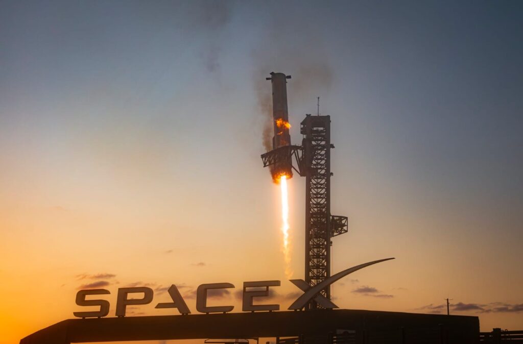 Gravity Defied by Elon Musk's Space Technology: How SpaceX's Redefined Re-usable Rocket Technology